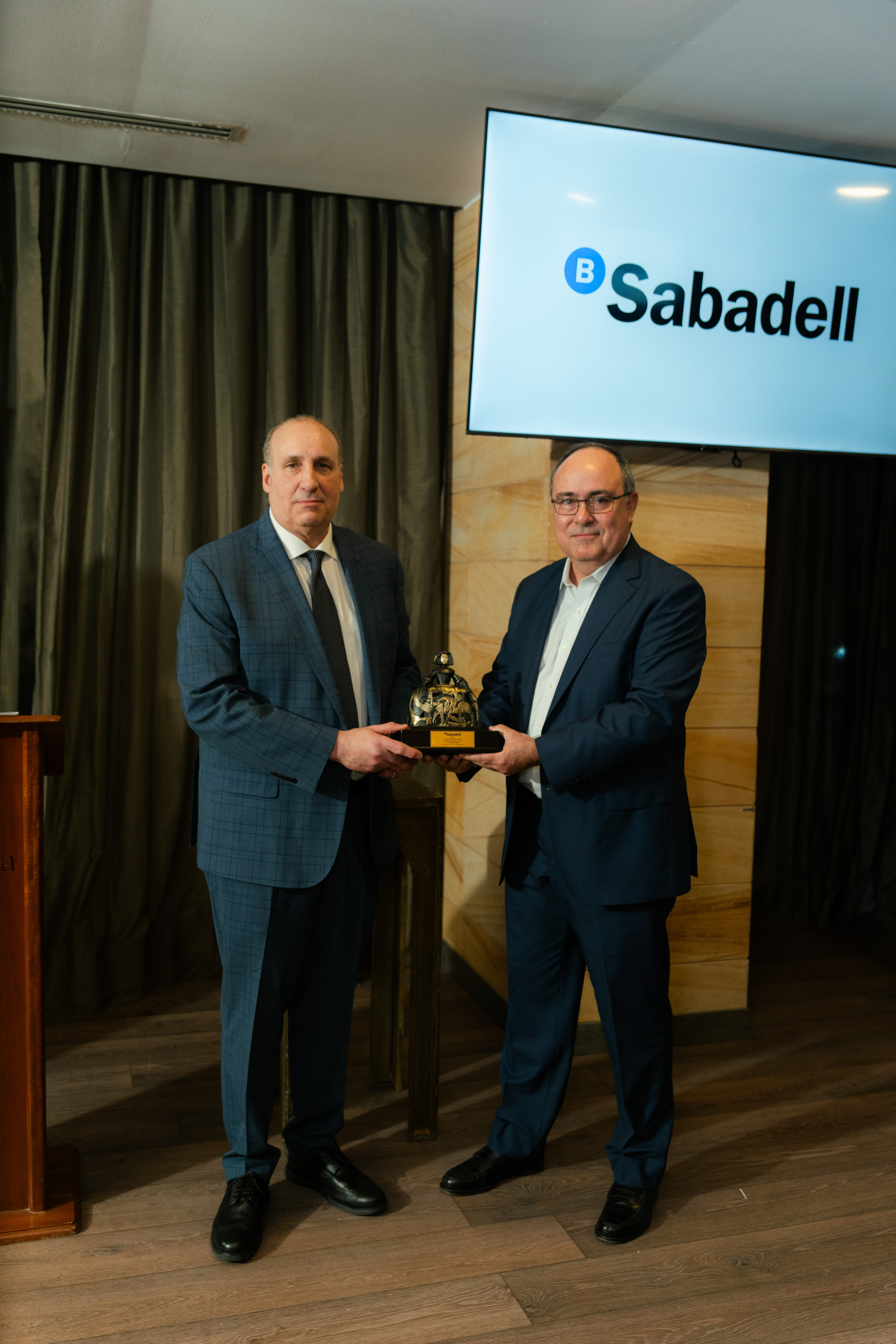 Banco Sabadell entrega a Zanoni Selig el Premio al Mérito Empresarial República Dominicana – España en su primera edición